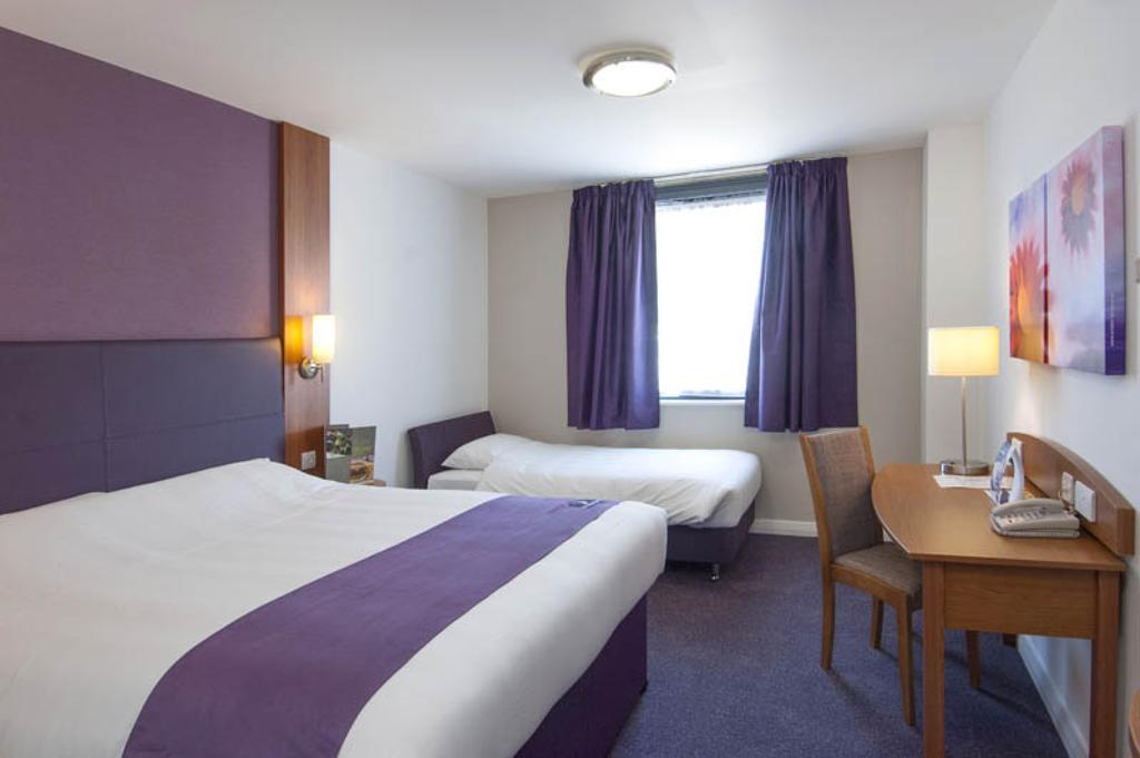 Premier Inn Epsom Central Quarto foto