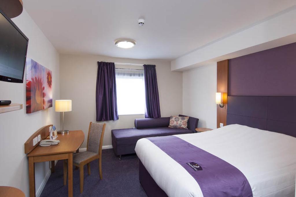 Premier Inn Epsom Central Quarto foto