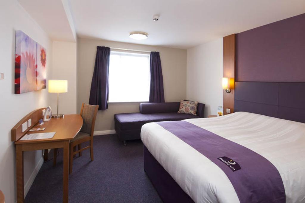 Premier Inn Epsom Central Quarto foto