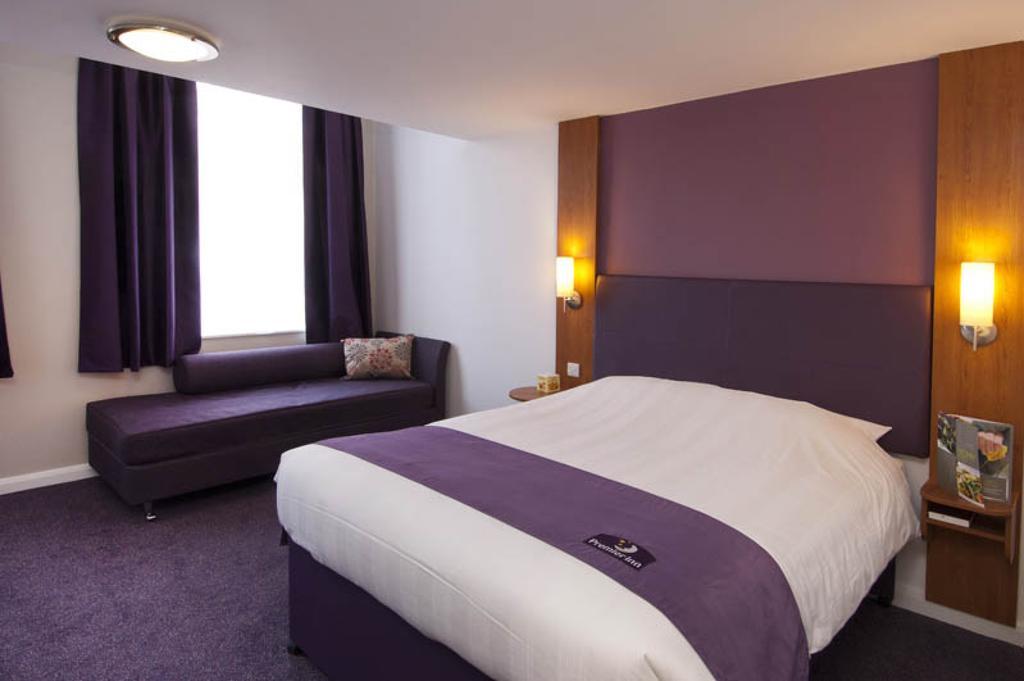 Premier Inn Epsom Central Quarto foto