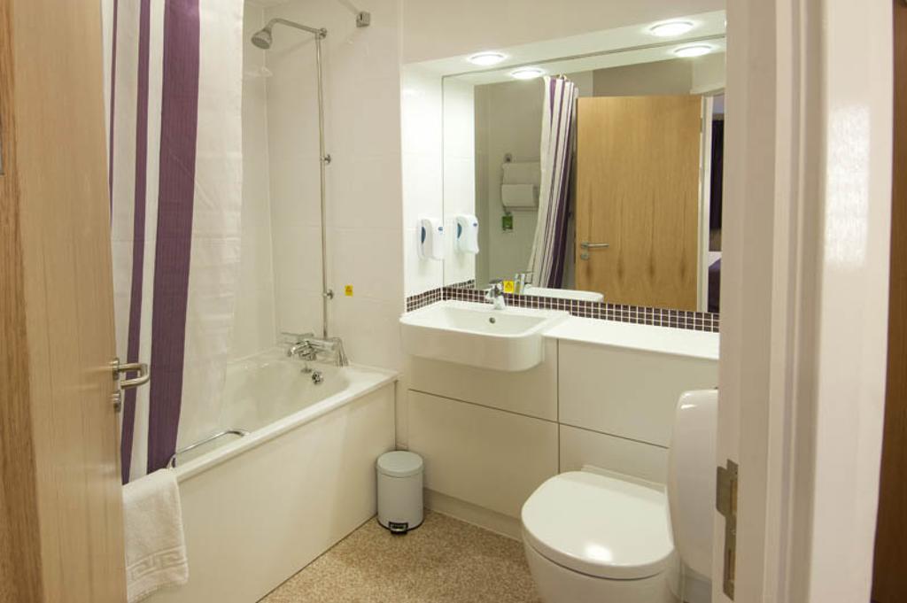 Premier Inn Epsom Central Quarto foto