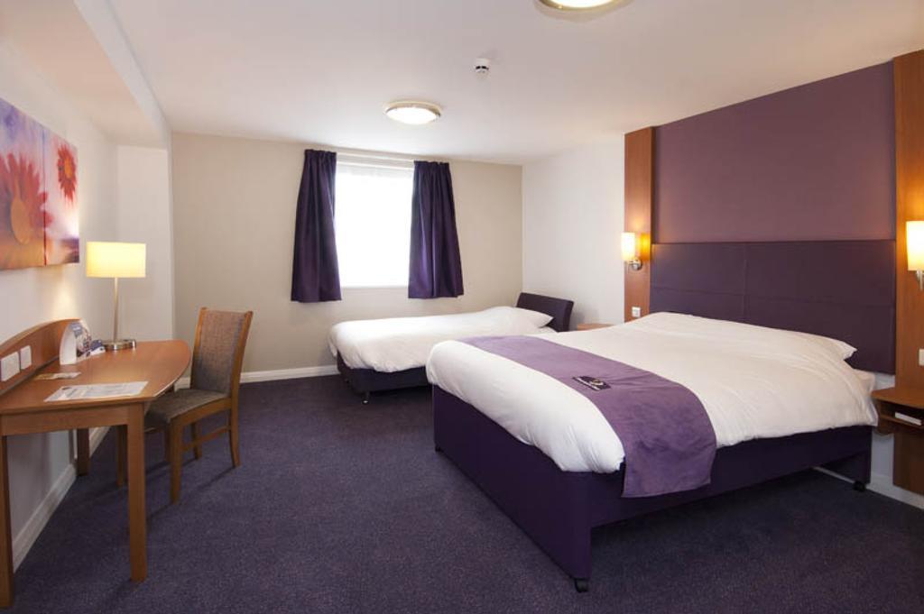 Premier Inn Epsom Central Quarto foto